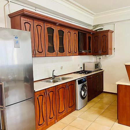 Republic Square Apartment Erywań Zewnętrze zdjęcie
