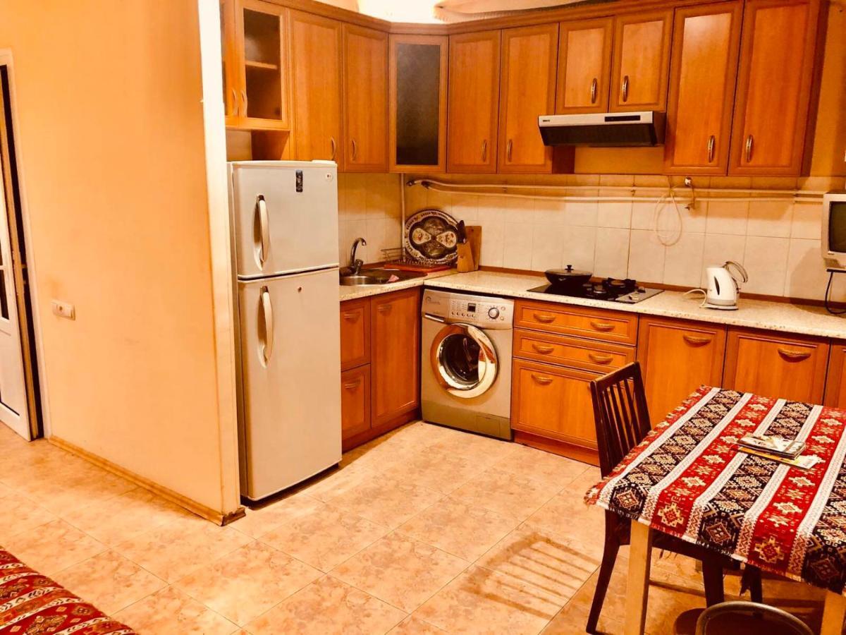 Republic Square Apartment Erywań Zewnętrze zdjęcie